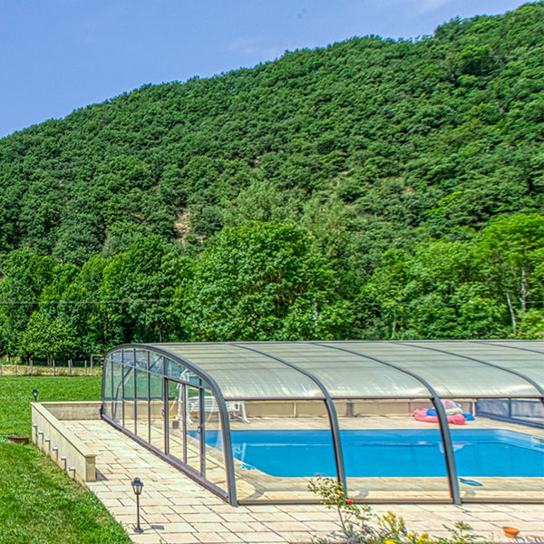 gite lestrebaldie aveyron piscine