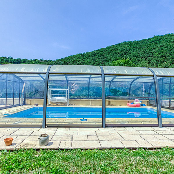 gite lestrebaldie aveyron piscine