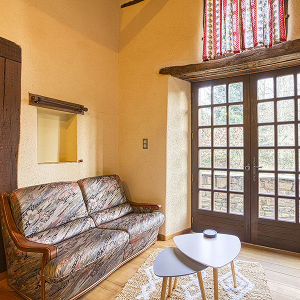 gite lestrebaldie aveyron salon